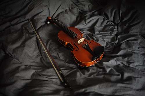 violin violin with bow on cloth fiddle